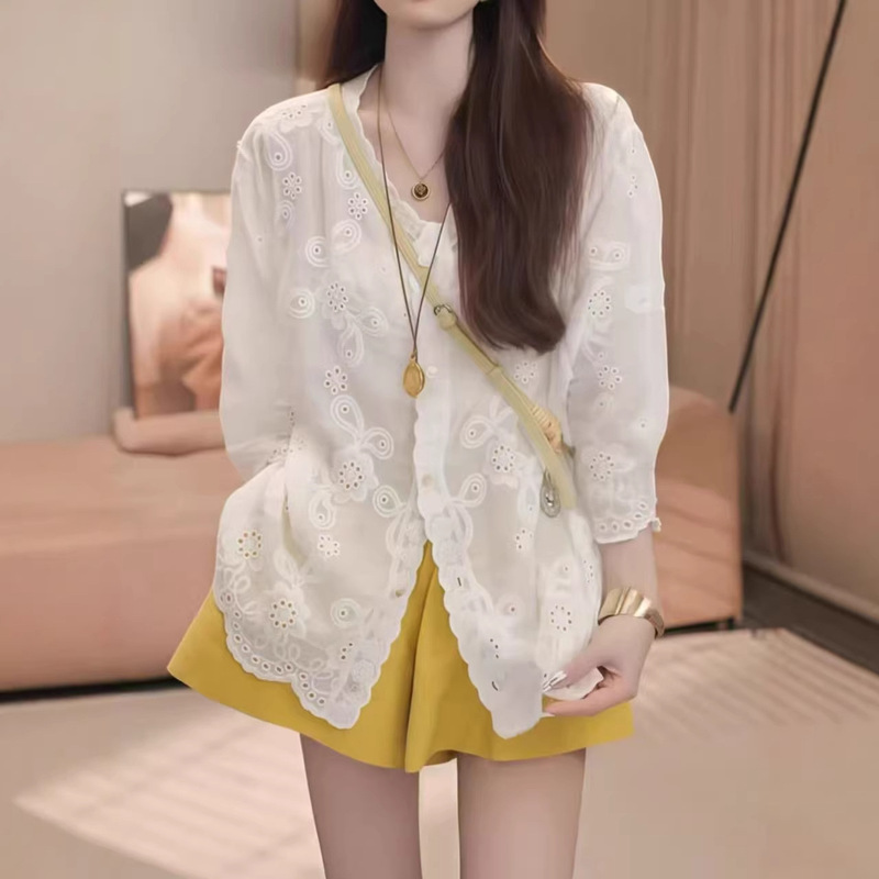 In-Stock Korean-Style Lace Jacquard Embroidered Three-Quarter Sleeve Shirt, Summer, Very Stylish, Youthful, Loose, Unique Top