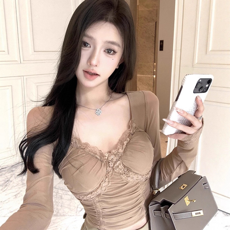 Brown Sexy Lace V-Neck Long-Sleeved T-Shirt with Bottoming Shirt for Women in Autum with Breast Pads, Slim and Tight Short Top Apricot