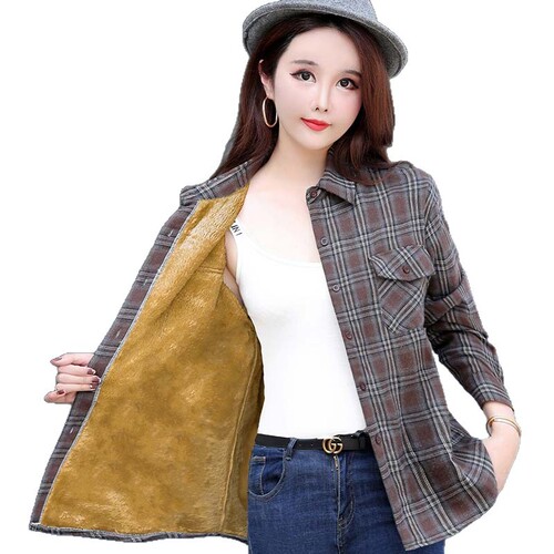 Autumn and winter new fleece-lined, thickened, turn-down collar plaid shirt for women—loose-fitting, casual, warm, slimming, and stylish long-sleeved outerwear.