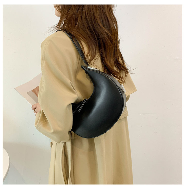 Women's Medium Pu Leather Solid Color Fashion Paint Finish Dumpling Shape Zipper Shoulder Bag display picture 4