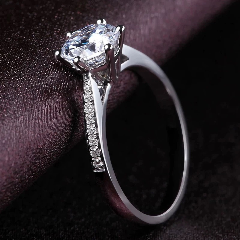 Designer Ring In Silver With Six-prong Simulated Moissanite_voghion.com