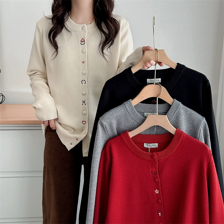 Осенний костюм 2024 новый большой размер вязаный кардиган толстый MM минус возраст дикий вышивка с круглым вырезом свитер куртка 4059