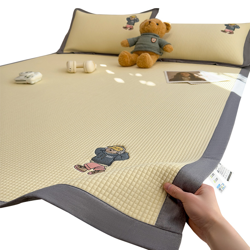 Cartoon Waffle Cool Sensation Doudou Set Aire acondicionado Set suave Set de seda de hielo Set de tres piezas de verano 2025