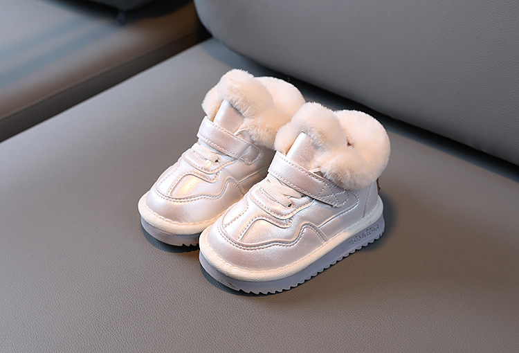 Chaussures d'hiver chaudes et décontractées en coton pour enfants et hommes en velours pour bébés filles 2024_voghion.com