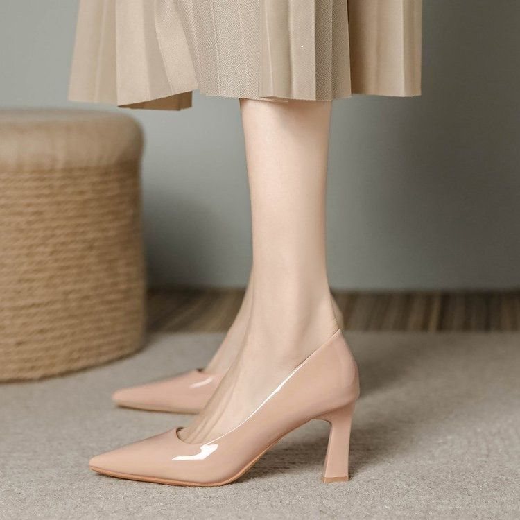 Nude-Colored High-Heeled Shoes for Women, New Style, Elegant Pointed Toe, Chunky Heel, Suitable for Wide Feet, Versatile with Skirts, Professional Office Work Shoes Nude-Colored High-Heeled Shoes for Women, New Style, Elegant Pointed Toe, Chunky Heel, Suitable for Wide Feet, Versatile with Skirts, Professional Office Work Shoes