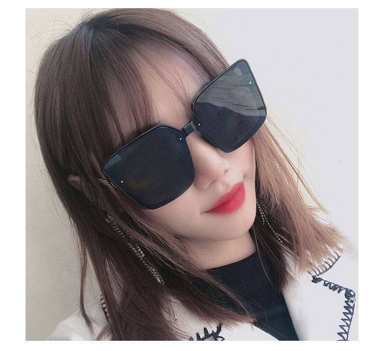 45g Weight Full Frame Glasses Structure Sunglasses Classification UV400 Protection, Resin Lens Material Square Glasses Style Casual, Outdoor Occasion Solid Color Pattern Unisex Gender Casual, Basic, Fashion Style Casual Basic Fashion Solid Color UV400 Protection Resin Square Full Frame Women's Sunglasses