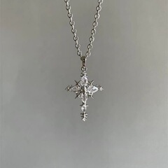 甘くてクールな四芒星クロスジルコンネックレス、女性用、クールなレトロな個性ニッチデザイン、多用途な鎖骨チェーン