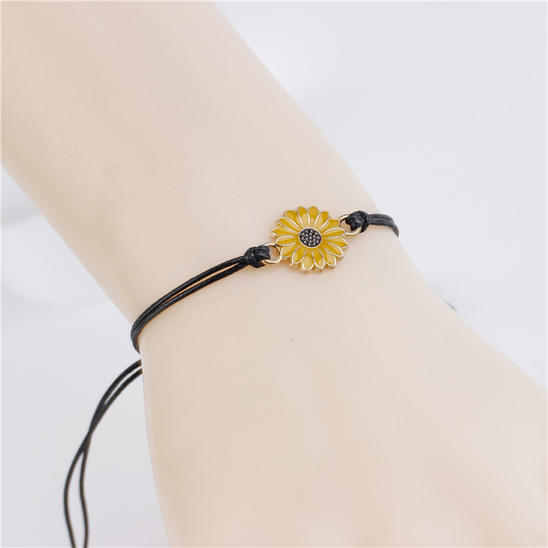 Simple Style Daisy Alloy Braid Women's Bracelets display picture 1