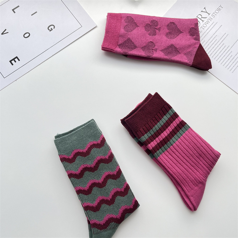 Women's Retro Color Block Cotton Crew Socks A Pair display picture 9