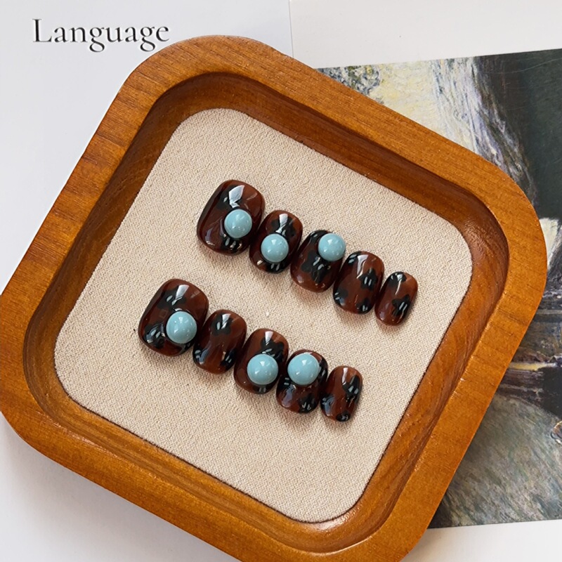 Purely Handmade Wearable Nails Wholesale Autumn and Winter Maillard Chocolate Color Retro Oil Painting Style High-End Whitening Manicure