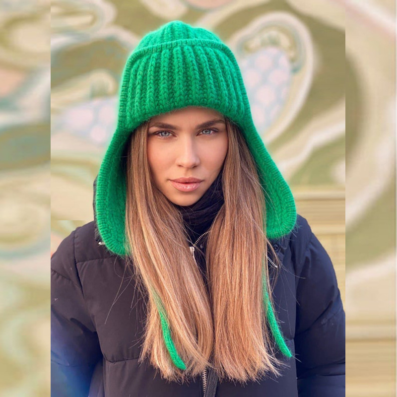 Women's Fashion Solid Color Eaveless Trapper Hat display picture 1