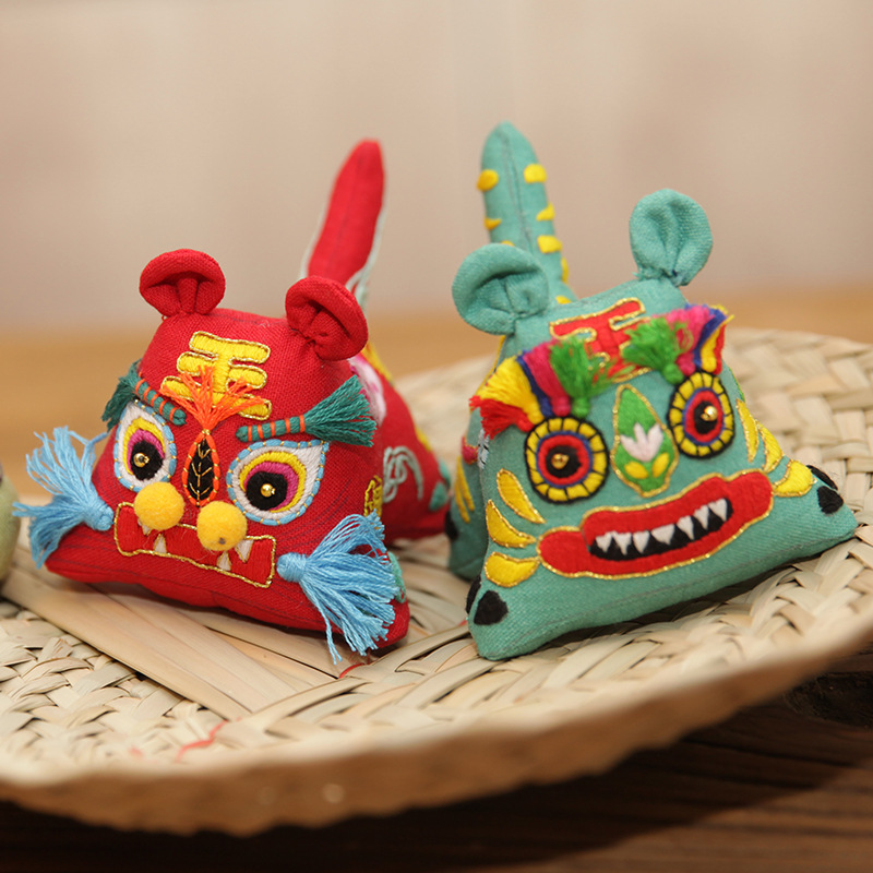 Nuevo bordado DIY Tigre Año regalo Lu bordado muñeca patchwork Cinco Tigres regalo creativo Sala adornos de tigre