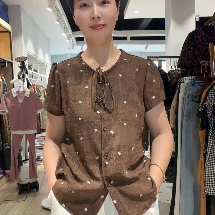 Spring Fashion Casual Pullover Shirt for Women, Mom-Style Clothing with a Fashionable and Unique Design, Suitable for Daily Commuting