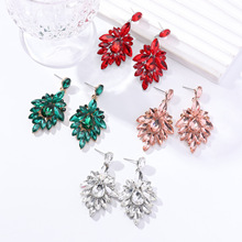 �¿�W���r�кϽ�����ë�߼��ж��Ů������|�͹��L���¶���Ů