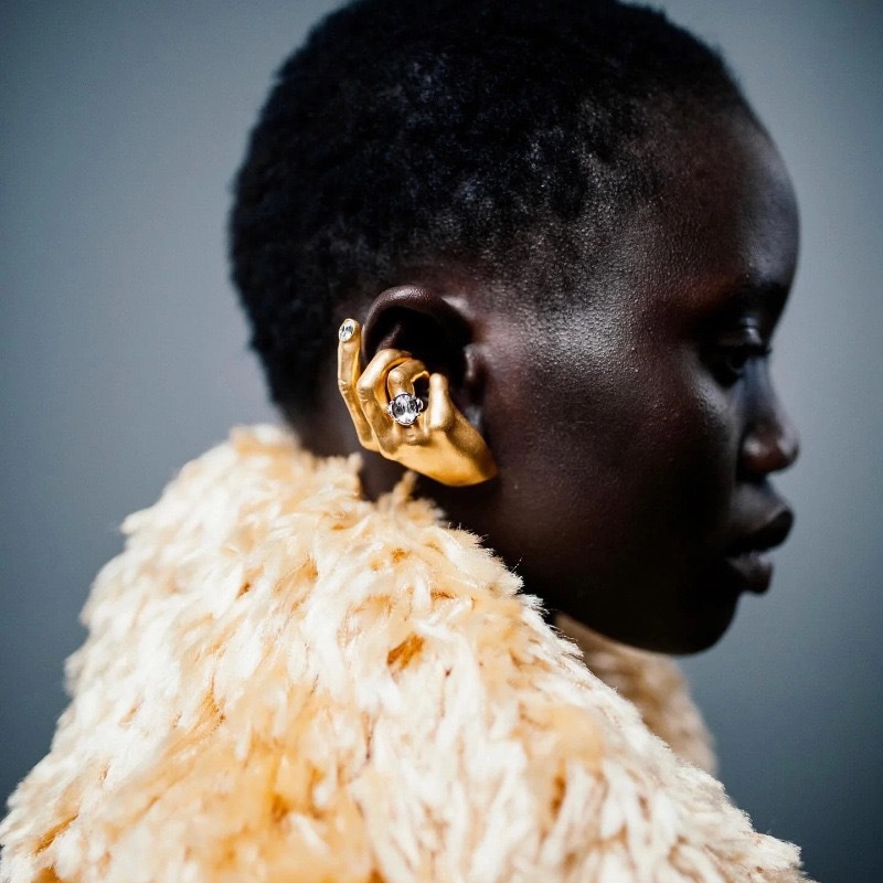 New Cross-Border Style European and American Exaggerated Palm-Shaped Ear Cuffs with Unique Design, Suitable for Party Outfits, Women's Elegant Earrings