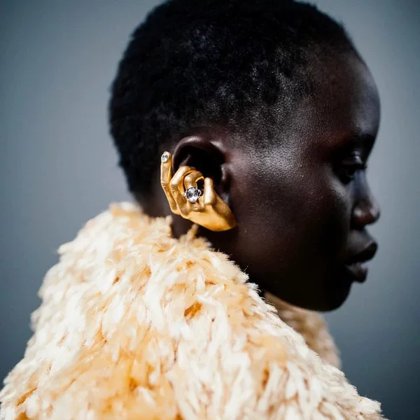 New Cross-Border Style European and American Exaggerated Palm-Shaped Ear Cuffs with Unique Design, Suitable for Party Outfits, Women's Elegant Earrings