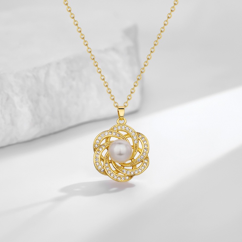 Small design fashionable necklace from pearl