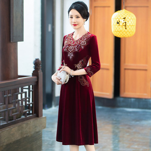 2024 New Handmade Beaded High-end Velvet Mother Dress Large Swing Cheongsam Dress