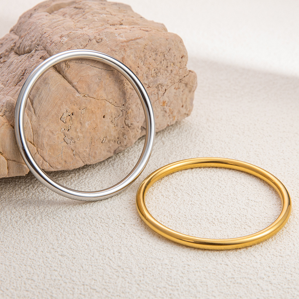 PVD Coated Real Gold Plated Solid Color 304 Stainless Steel Retro Waterproof Non Tarnish 304 Stainless Steel Bangle display picture 4