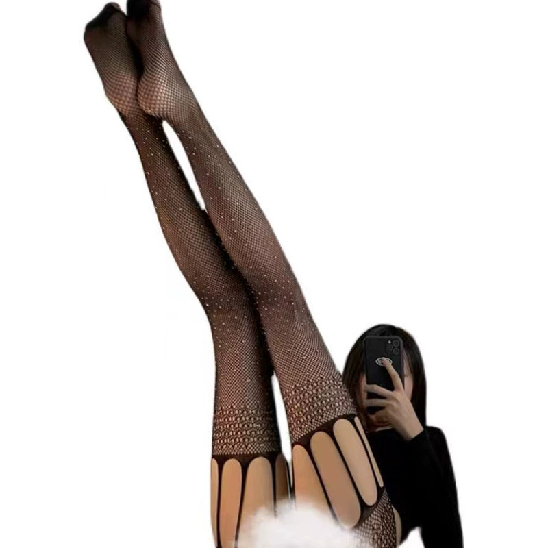 Уменьшение: "Thin tights, socks, fishing net, city style"
