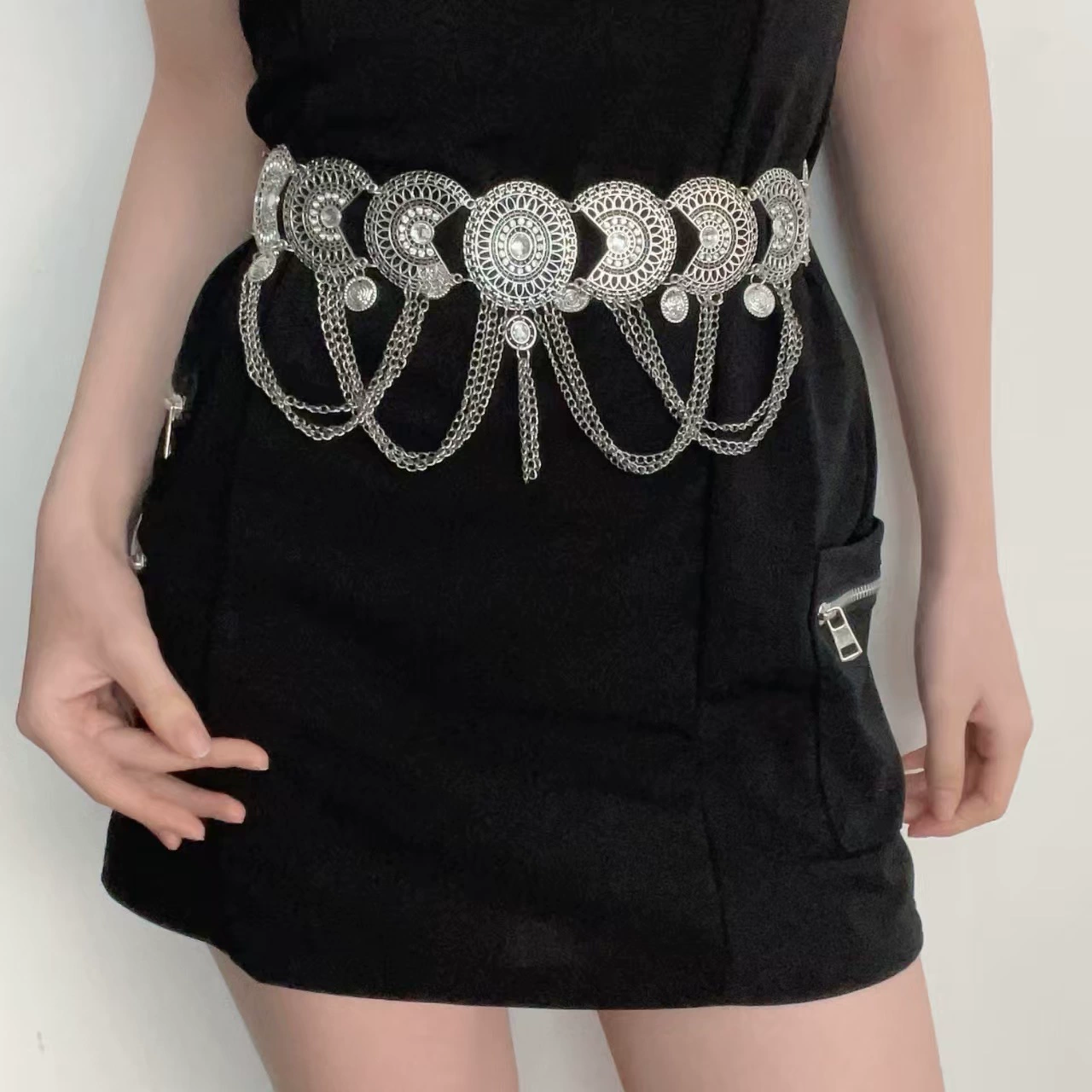Retro chain with tassels, long coins, sophisticated accessory, high-quality style