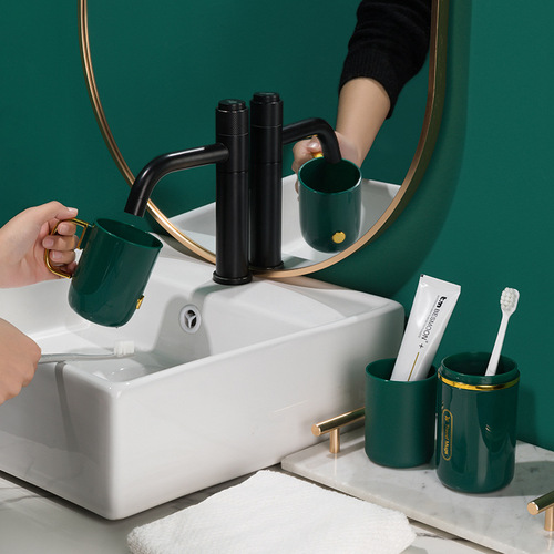New household gold-plated mouthwash cup set for couples, convenient travel toothbrush box, toothpaste storage, business trip toiletry set