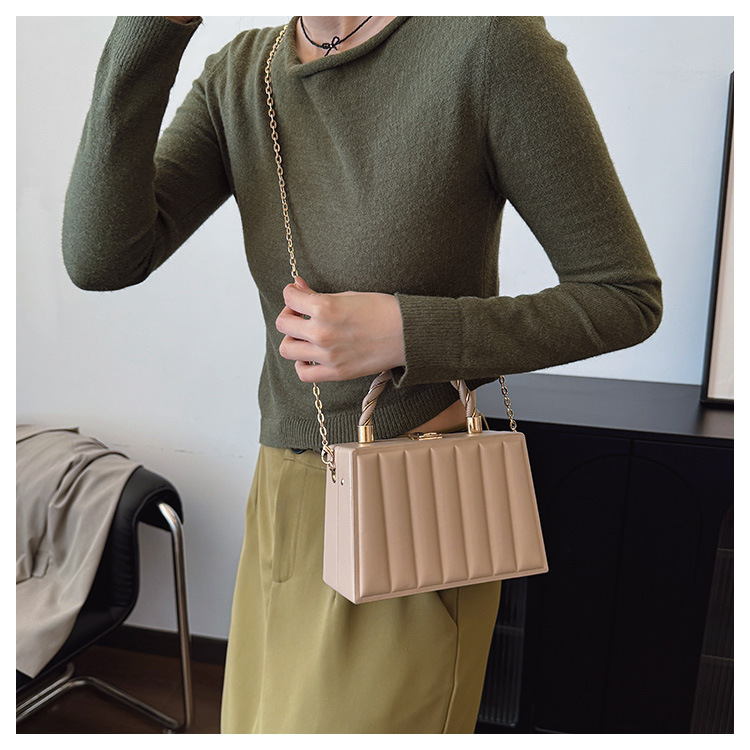 438g Weight Synthetic Leather Lining Material Sewing Thread Fashion Element Lock clasp Closure Type Single Shoulder Strap Strap Type Shoulder Bag Bags Type Holiday, Travel, Shopping Occasion PU Material Solid Color Pattern All Seasons Season Women's Gender Elegant, Streetwear Style Square Shape Medium Size Women's Medium PU Solid Color Elegant Streetwear Sewing Thread Square Lock Clasp Shoulder Bag 25