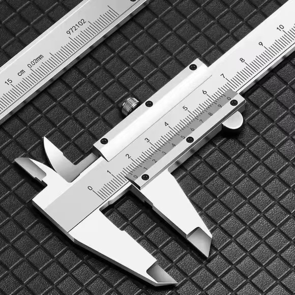 Industrial-Grade High-Precision Vernier Caliper, Standard Stainless Steel Integrated Vernier Caliper Industrial-Grade High-Precision Vernier Caliper, Standard Stainless Steel Integrated Vernier Caliper