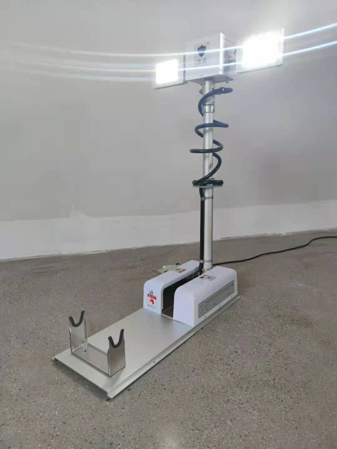 车载应急照明灯  1.8米升降照明 直立式照明装置