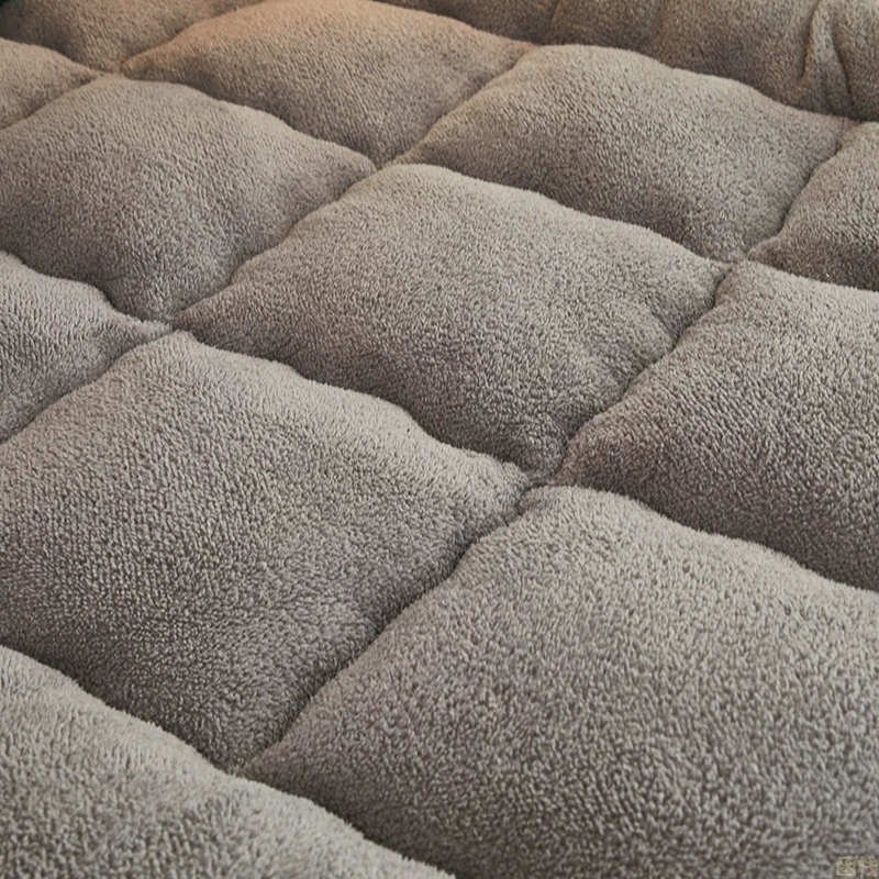 Warm winter mattress, carpet for students