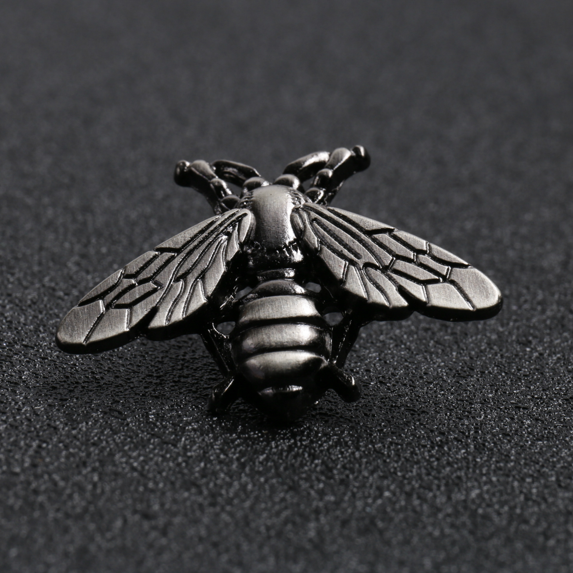 오래 된 실버 꿀벌