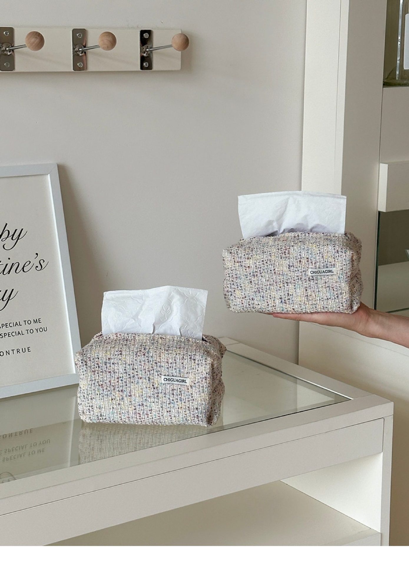 Vintage-style fabric tissue box for home, living room, and car use, high-end light luxury tissue bag, napkin cover, desktop tissue box