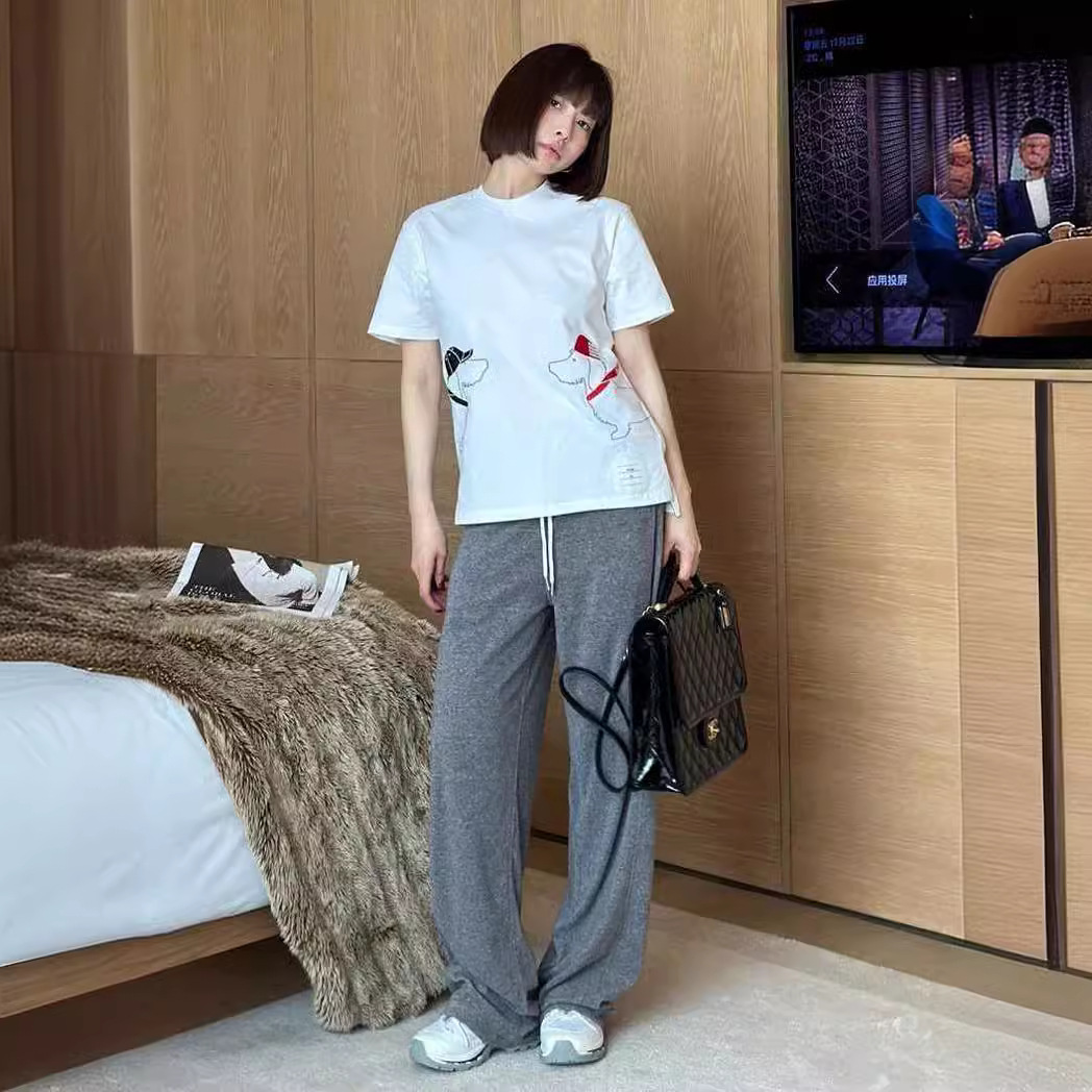 奥特莱斯~折扣大牌刺绣小狗短袖T恤女宽松春夏新款设计感小众上衣