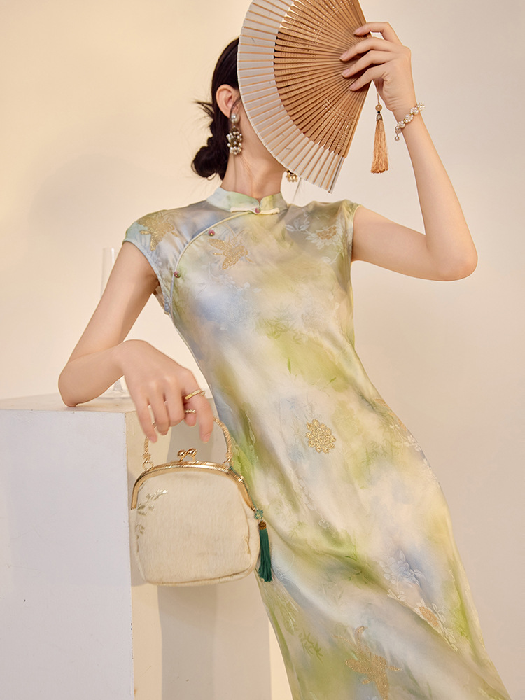 Váy Qipao cải tiến cao cấp phong cách Trung Quốc mới, in họa tiết tinh tế, cổ đứng ôm sát N5008 — Hiển thị màu xanh