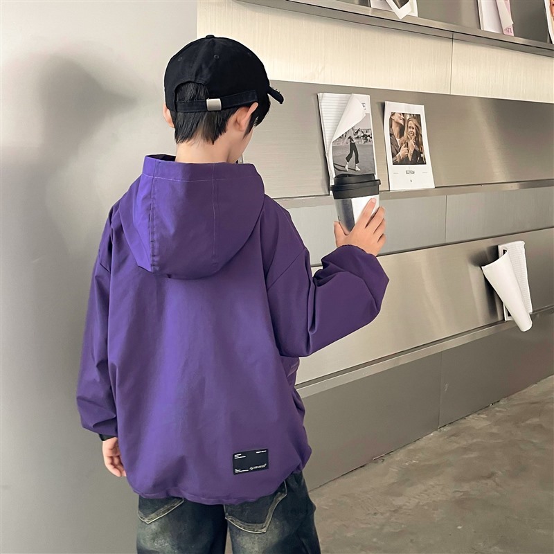 Boy Haima's trendy and cool hooded three proof jacket, charging jacket, 2023 autumn/winter new children's work clothes, top with added velvet