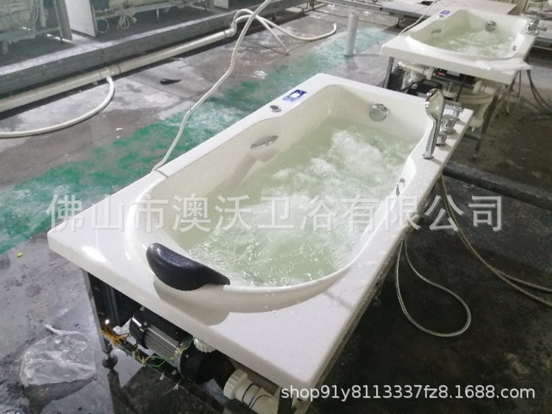 Acrílico incrustado masaje bañera hogar adulto europeo sola bañera mini baño 1,2 m-1,7