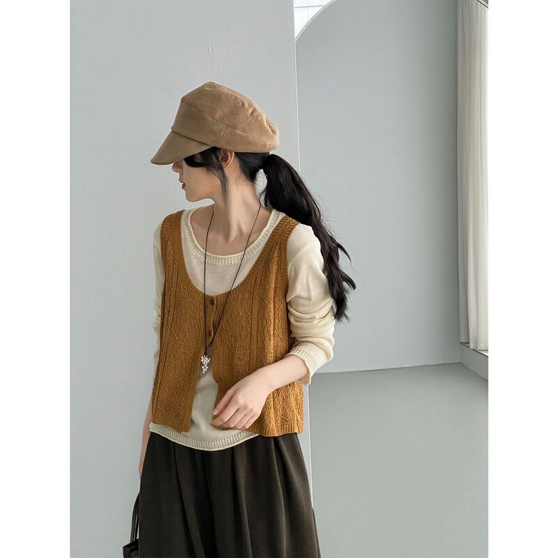 Then, the Lyocell knit vest two-piece set for women, a loose-fitting top for layering in early autumn, suitable for petite figures, style 2772