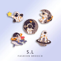 太空宇航員胸針星球月球卡通航天員金屬徽章可愛學生包包裝飾掛件