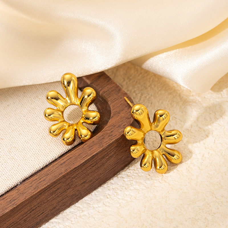 12g Weight 0.03µm Gold Plating Thickness Electroplated Gold Plating Process 201 Stainless Steel Ear Needle Material Golden Plated Plating Material Stone-Free Inlay Material Ear Studs Classification 1 Pair Quantity Daily Occasion 201 Stainless Steel Material Heart Shape, Flower, Spiral Pattern Women's Gender Elegant Style Plating Craft Heart Shape Flower Spiral Titanium Steel Elegant Waterproof Non Tarnish Surgical Steel Ear Studs 19