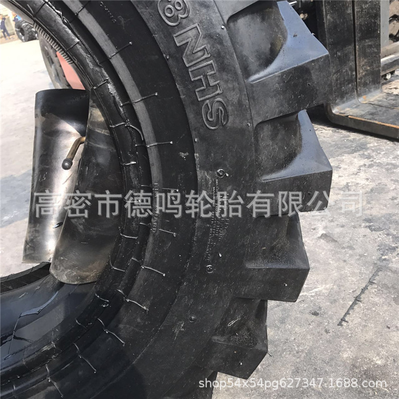 Neumático de maquinaria de construcción 12,5/80-18 neumático de vacío agrícola R4 patrón