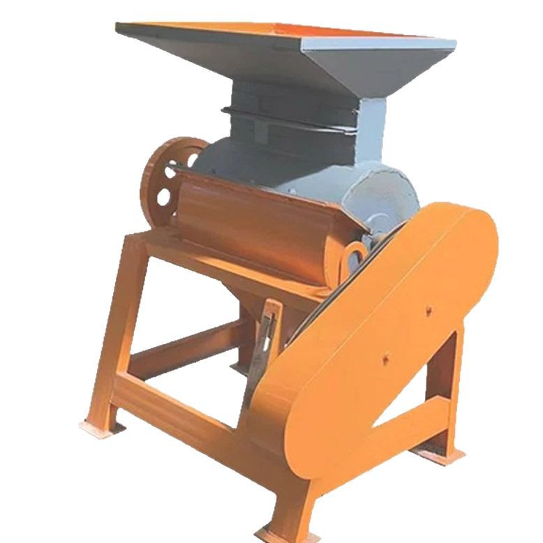 Dispositivo de producción de fertilizante compuesto en polvo para pulverizador de urea tipo triturador de material estructural de jaula