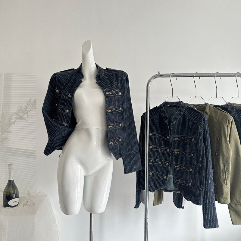 Normany has all its 'Napoleon' stand-collar button-down denim jackets in stock. These are unique, short-length designs for women.