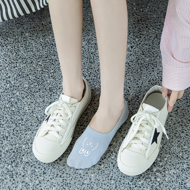 Calcetines de tobillo calcetines invisibles antideslizantes para mujer calcetines de algodón de corte bajo japonés de color caramelo de verano para mujer calcetines de mujer zhuji al por mayor