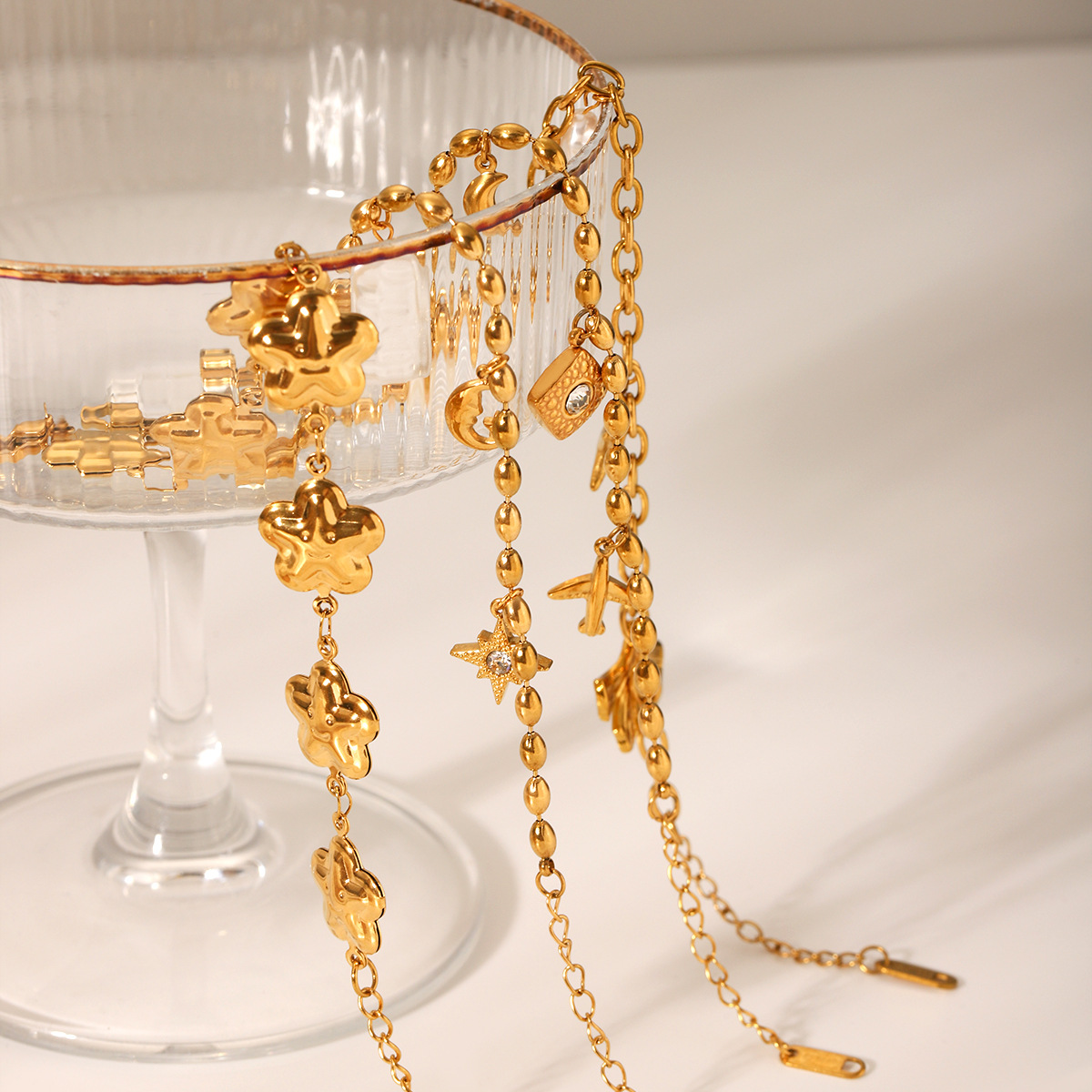 Accesorios de joyería de bricolaje europeos y americanos transfronterizos, pulseras de acero inoxidable, lujo ligero, flores de alta calidad, estrellas, luna, joyas de acero de titanio