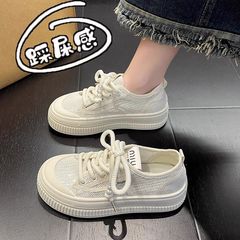 夏の女性の靴 2025 新しいスタイルスカート付き白い靴多用途の女性の靴通気性のあるレースの厚底漁師の靴女性用