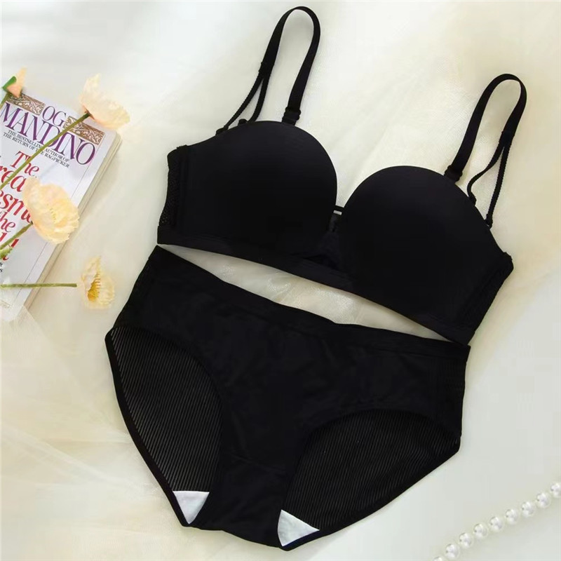 2233 verano nueva moda ropa interior media taza de las mujeres hueco empuja hacia arriba el sujetador sexy pequeño pecho sujetador inalámbrico traje