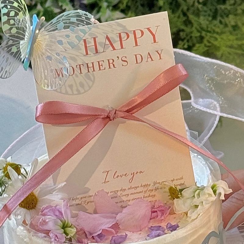 10 tarjetas del Día de la Madre con lazo (sin mariposas, la cinta necesita bricolaje)