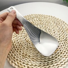 ステンレスハンマースプーン家庭用粘着しないシャベルが厚くて、防菌がとても軽いです。