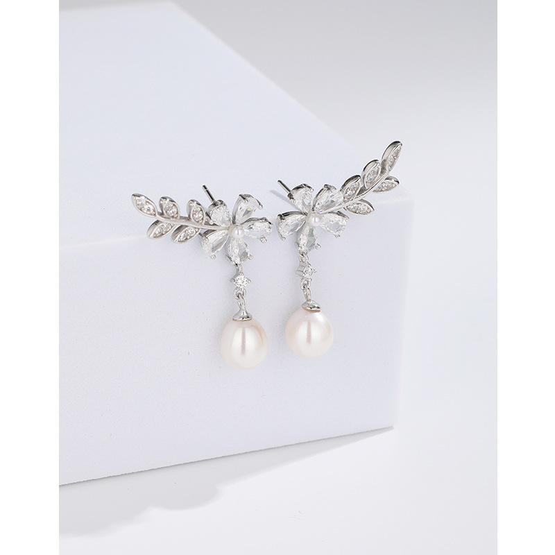 Pendientes de perlas de agua dulce de plata esterlina 925 pendientes de mujer luz de lujo de alto grado nicho diseño zircon pendientes de flores pendientes