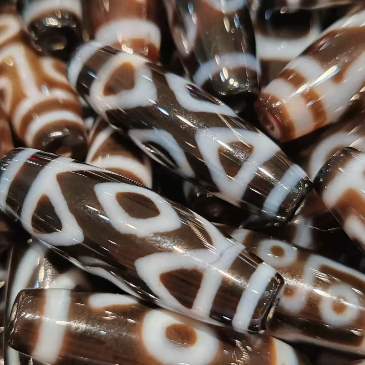 Ethnic glossy agate polishing cloth, necklace from pearl, pendant, accessory